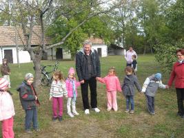 Koszorúzás a Szűcs Sándor Emlékháznál 2012