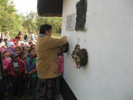 Koszorúzás a Szűcs Sándor Emlékháznál 2012